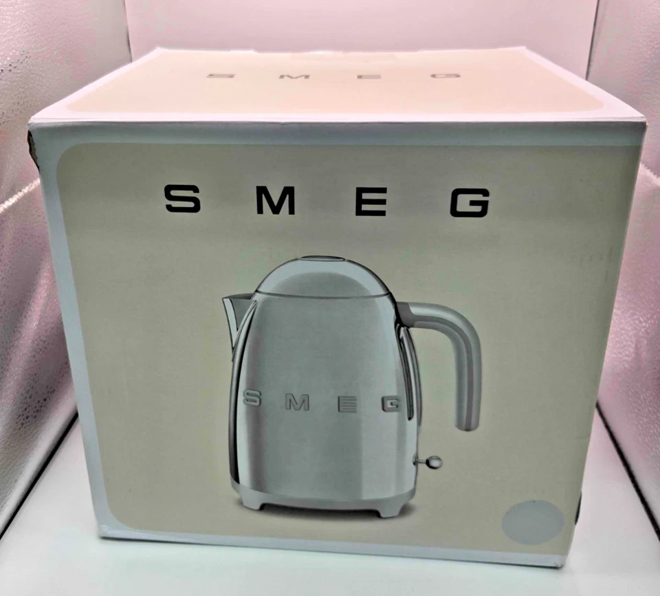 SMEG Smeg Electric Kettle-1.7L (Silver) 7 Cup Capacity - Image 4 of 4