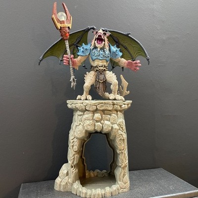 Chap Mei 7'' Legends of Knights Quest - Dark Beast Gargoyle Figure and Cave