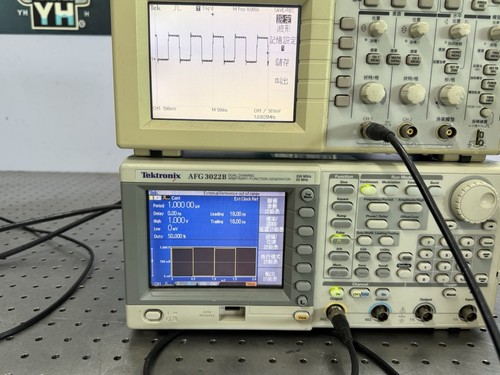 Tektronix AFG3022B 25MHz 250MS/s Dual Channel Function Generator Tested - Picture 8 of 9
