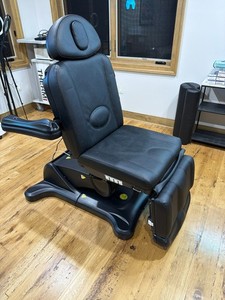 SKIN ACT CHAIR