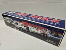 2000 Hess Fire Truck w/ Ladder   Lights  Sounds   New in Box