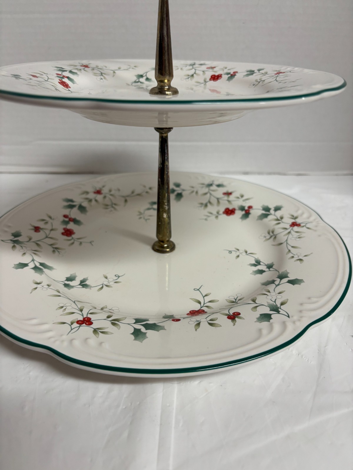 Pfaltzgraff Winterberry 2 Tier Serving Tray Plate Christmas Tidbit Holly Berries