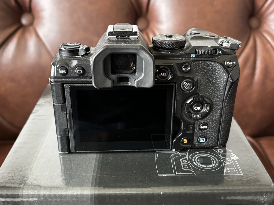 Olympus OM-1 · Body, photo 3 of 5