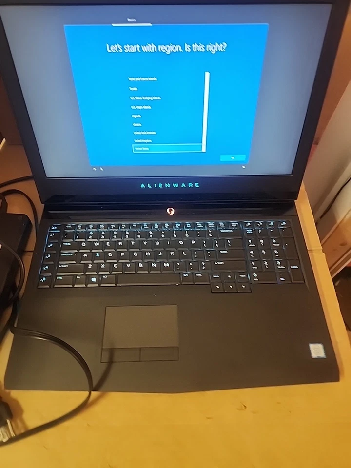 Portátil Alienware 17 R4 17,3" 2,9 GHz i7 16 GB 1 TB/256 GB SSD Foto 2 de 4