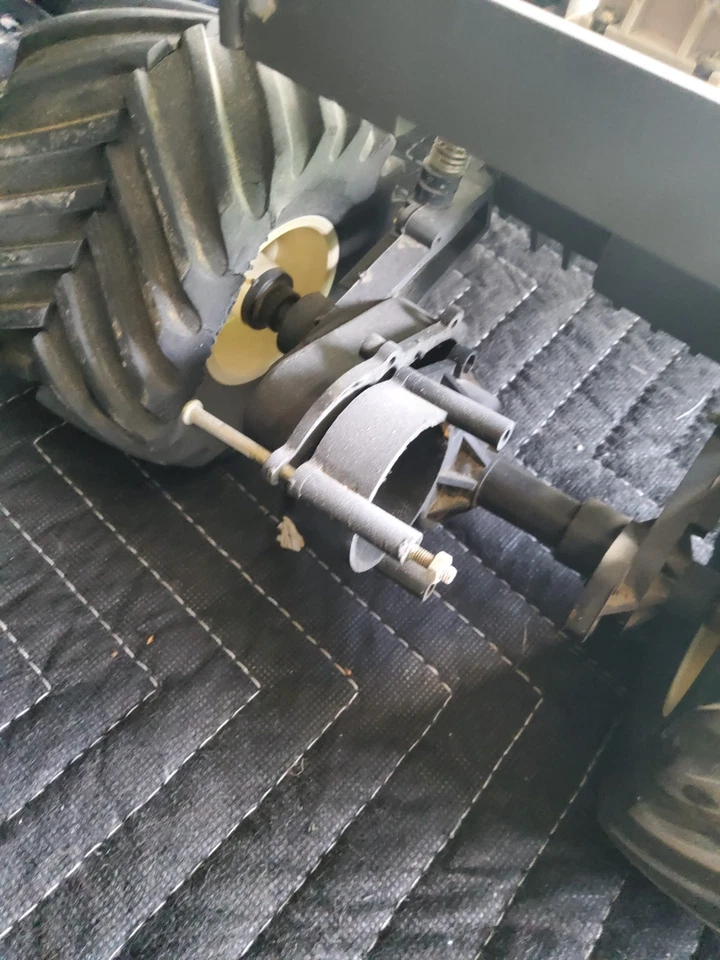 Marui big bear Datsun 2wd 1/12vintage old school rc truck 1984 - Image 3 of 4