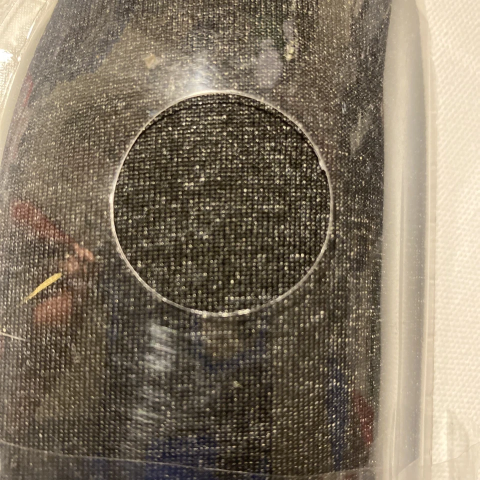 New In Package  Staples Gel Keyboard Wrist Rest 18.6 in x 2.8 in x 0.91 Black - Image 3 of 4