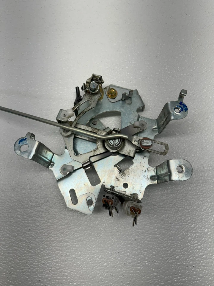 Toyota Tundra 2000 extendido 4 puertas puerta trasera derecha cerradura pestillo mecanismo fabricante original Foto 4 de 4