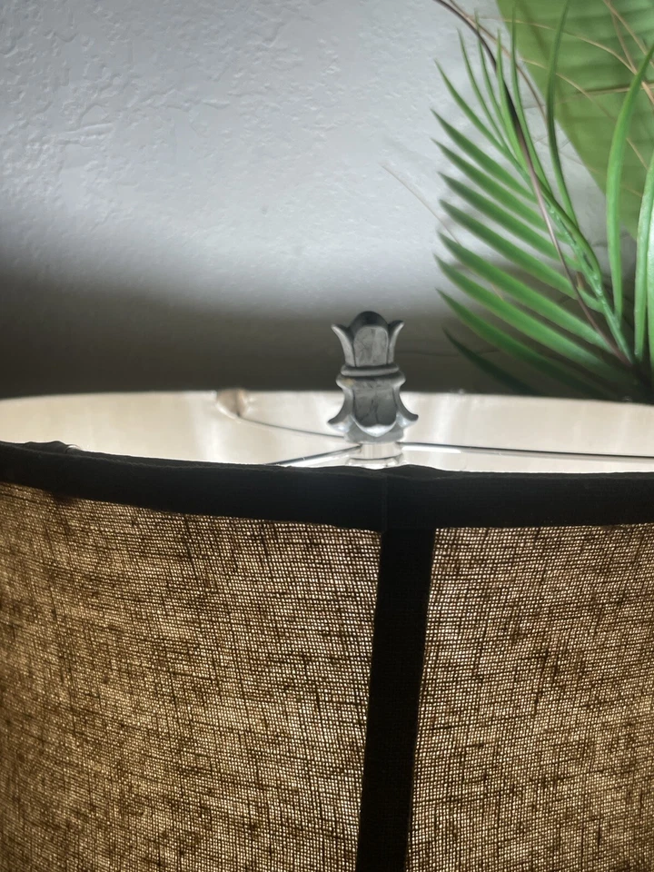 Juego de 2 lámparas de mesita de noche estilo columna corintia lado sala de estar Foto 2 de 4