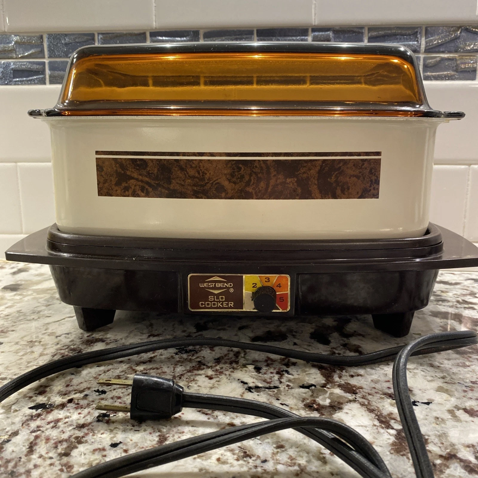 West Bend 4Qt Slo Slow Cooker 84114 5 Setting Amber Glass Lid Vintage USA