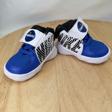 EUC Nike TEAM HUSTLE Toddler basketball shoe size 2C blue, Black white