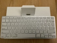 Genuine Apple iPad Keyboard Dock 30-Pin for iPad 1st 2nd 3rd gen iPhone 4S A1359