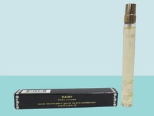MARC JACOBS DAISY EAU DE TOILETTE SPRAY 0.33 OZ BOXED