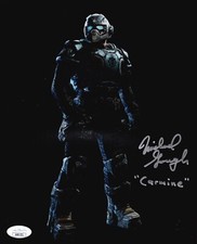 Foto firmada por Michael Gough GEARS OF WAR 8x10 CARMINE autógrafo en persona certificado de autenticidad JSA