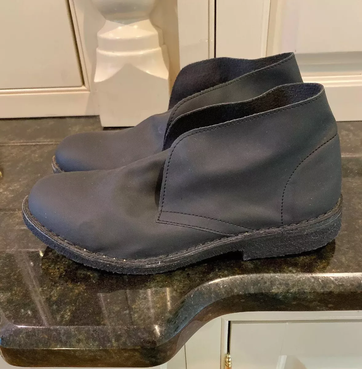 Black desert top boots size 5