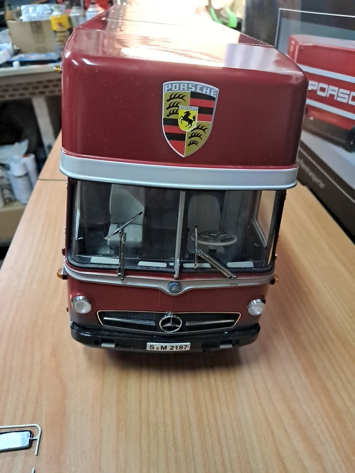 Schuco Mercedes Porsche Racing Transporter  1/18 - Immagine 2 di 4