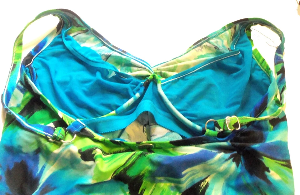 Camiseta Tankini Sunsets Secret Garden Style 77 Twist Front Talla 36D Foto 2 de 2