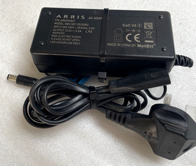 ARRIS 30W 12,0V 2,5A 5,5 × 2,1mm Netzteil Ladegerät für WLAN, CCTV mit UK-Stecker