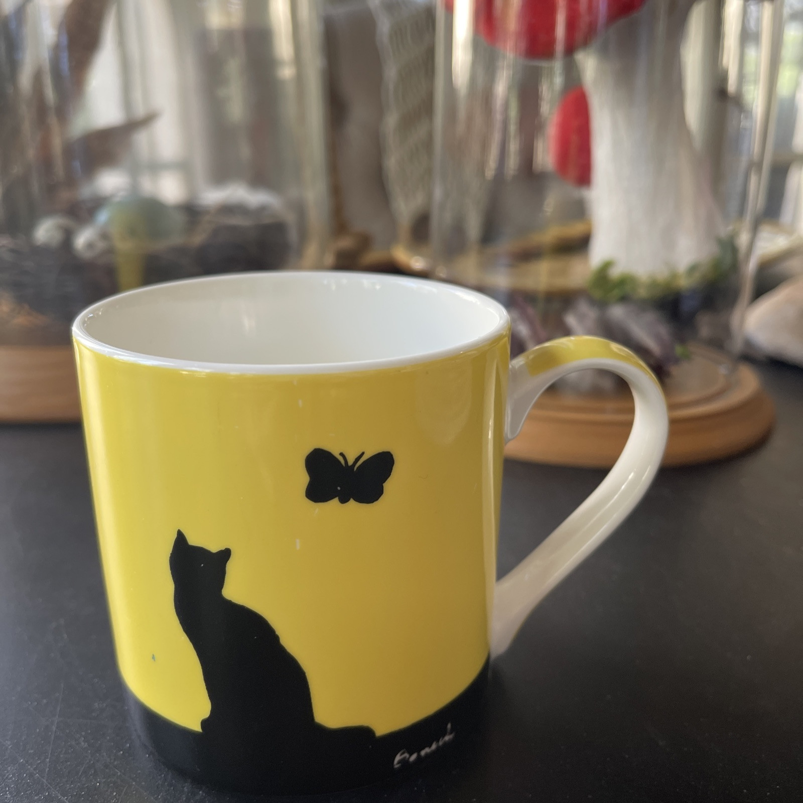Fairmont & Main Streetwise Cat Mug Yellow Black Cat & Butterfly