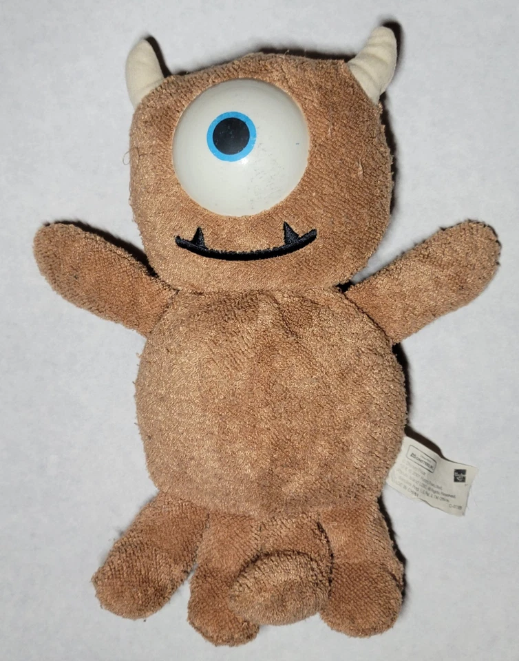 Muñeca Mikey de colección Terrycloth Monster Inc. Lovey Peluche Hasbro 2001 Ojo de plástico Foto 2 de 4