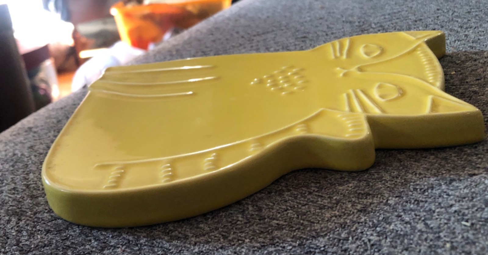 DANICA STUDIO YELLOW CERAMIC CAT KITTEN TRIVET  WALL DECOR