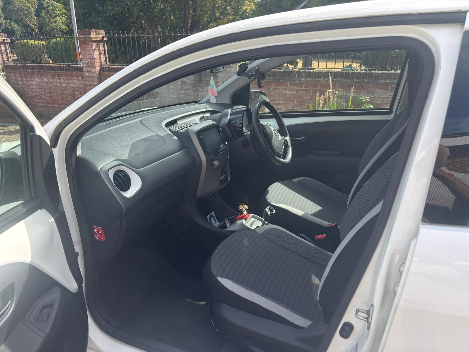 2019 Toyota Aygo, photograph 2