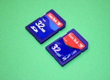 Lot of 2 SanDisk 32MB Secure Digital SD Flash Memory Card