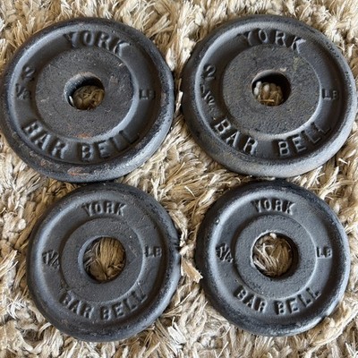 YORK BARBELL 7 1/2 total WEIGHT PLATES DUMBBELL  2 @ 2 1/2 lb and 2 @ 1 1/4 lb. 