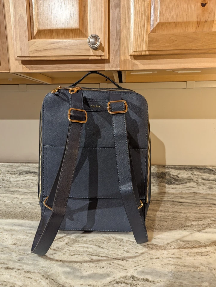 Mochila para computadora portátil Calpack Kaya 15 pulgadas | Azul marino | Nueva sin etiquetas Bolsa de trabajo de oficina moderna para mujer Foto 4 de 4