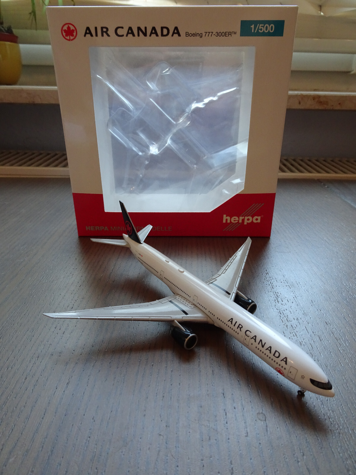 Herpa Air Canada Boeing 777-300ER - C-FIVX - 1:500 - 537636 - NG&OVP