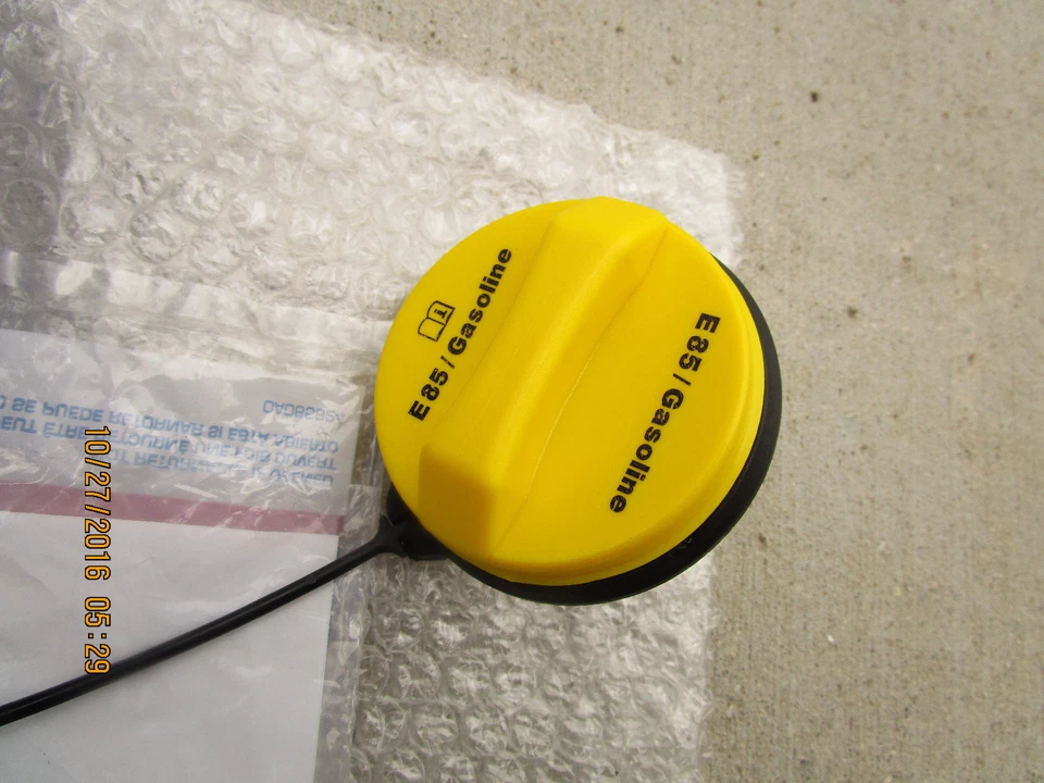 09 - 11 CHEVY HHR LS LT SS FUEL GAS TANK FILLER CAP WITH TETHER OEM NEW - Image 4 of 4