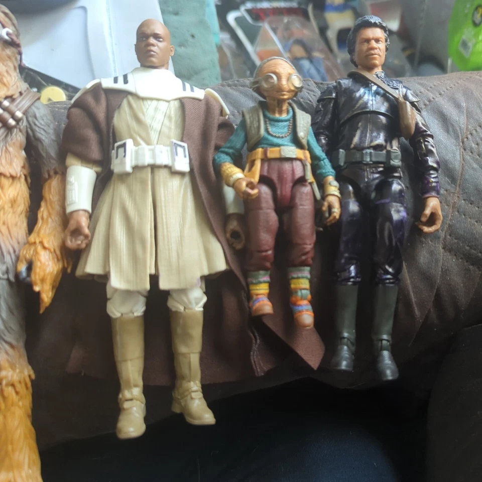 Lote de 7 bonecos. Todos bonecos de 6 pol. - Imagem 4 de 4