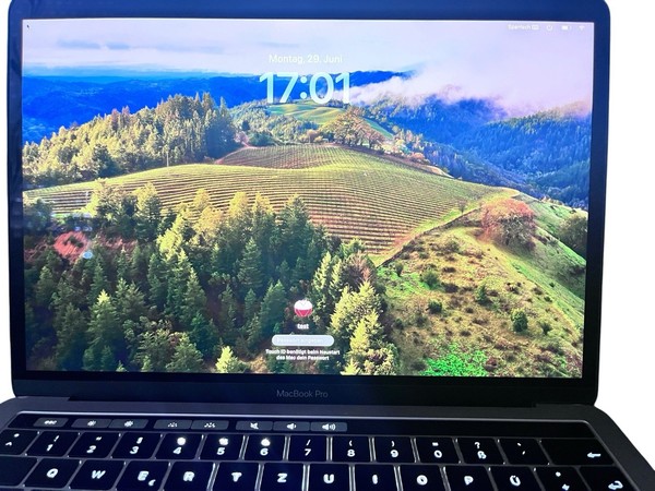 MacBook Pro 2019 13" - i5 8va Gen - 128GB SSD - Touch Bar - Bueno 3