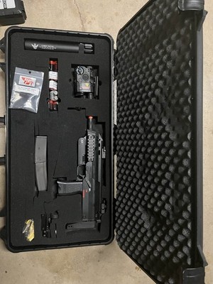 Airsoft H&K MP7 GBB With Extra Stuff