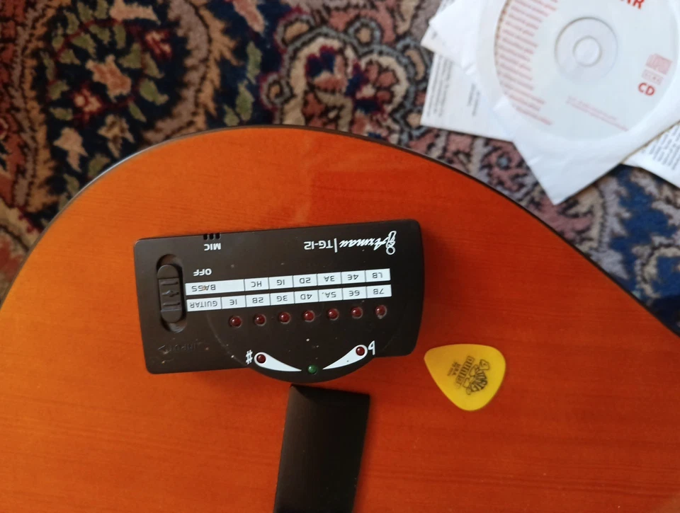 beautiful guitar complete set like new LaMancha Rubi GM concert guitar - Image 4 of 4