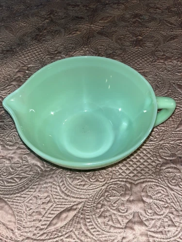 Vintage Fire King Jadeite Batter Bowl with spout Wide Band Oven ware USA