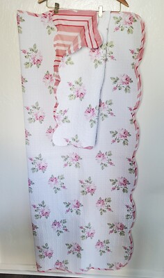 Quilt and 2 Shams Double-Sided White Floral Scalloped Edges 59 x 48 Countrycore