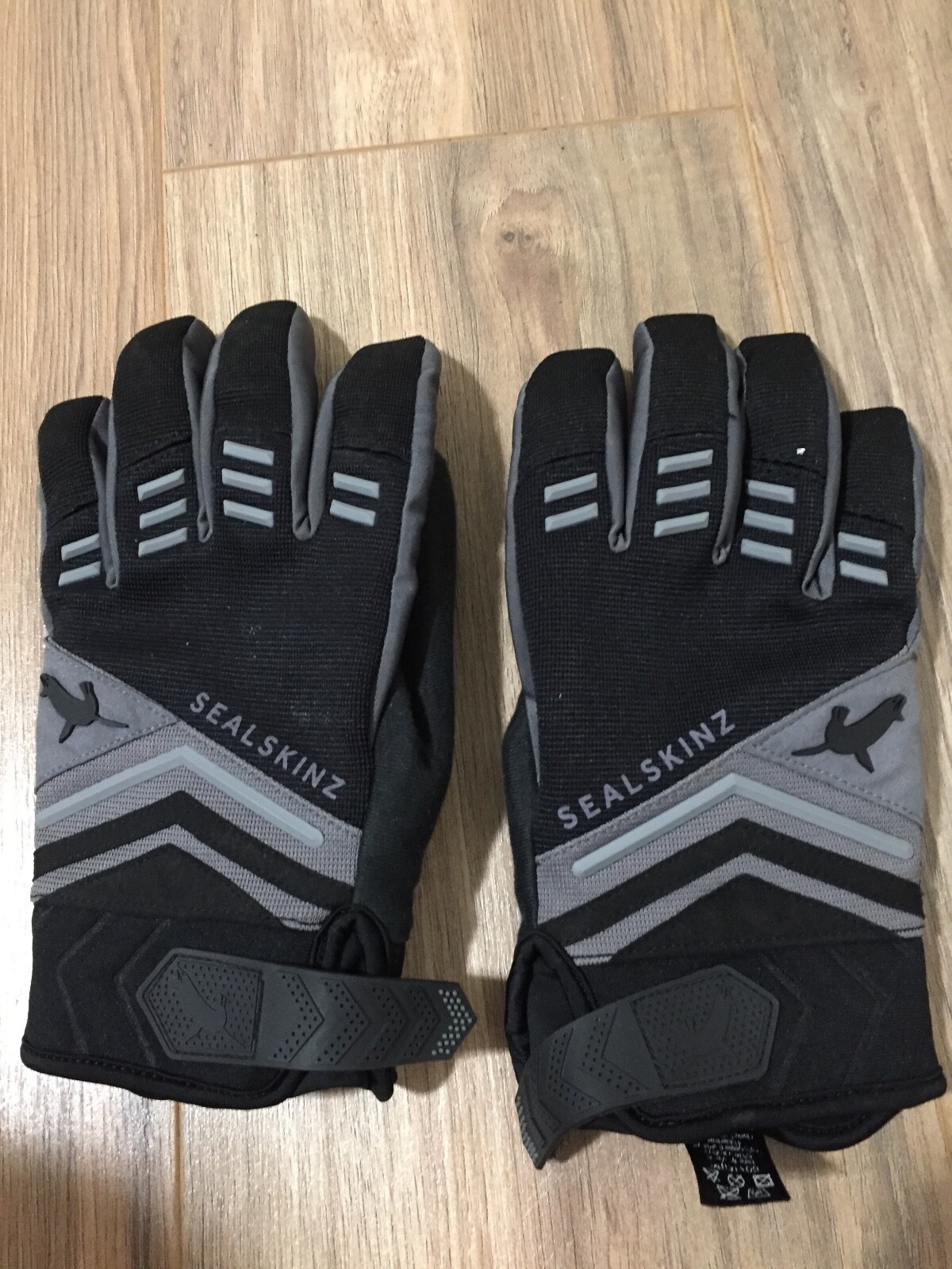 sealskinz dragon eye trail