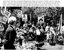 1968 UPI Press Photo Shirley Temple Black in Czech Rep. During Russian Invasion 1968 UPI Press Photo Shirley Temple Black in Czech Rep. During Russian Invasion