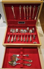 International Deep Silver Flatware Set Holmes & Edwards Inlaid 62 Pc - 7 Complet