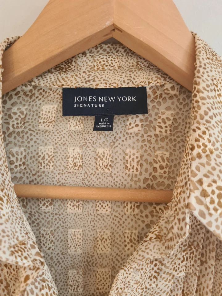 Blusa Plisada Jones New York Signature Estampado Animal L Otoño Camisa Transparente Foto 2 de 4