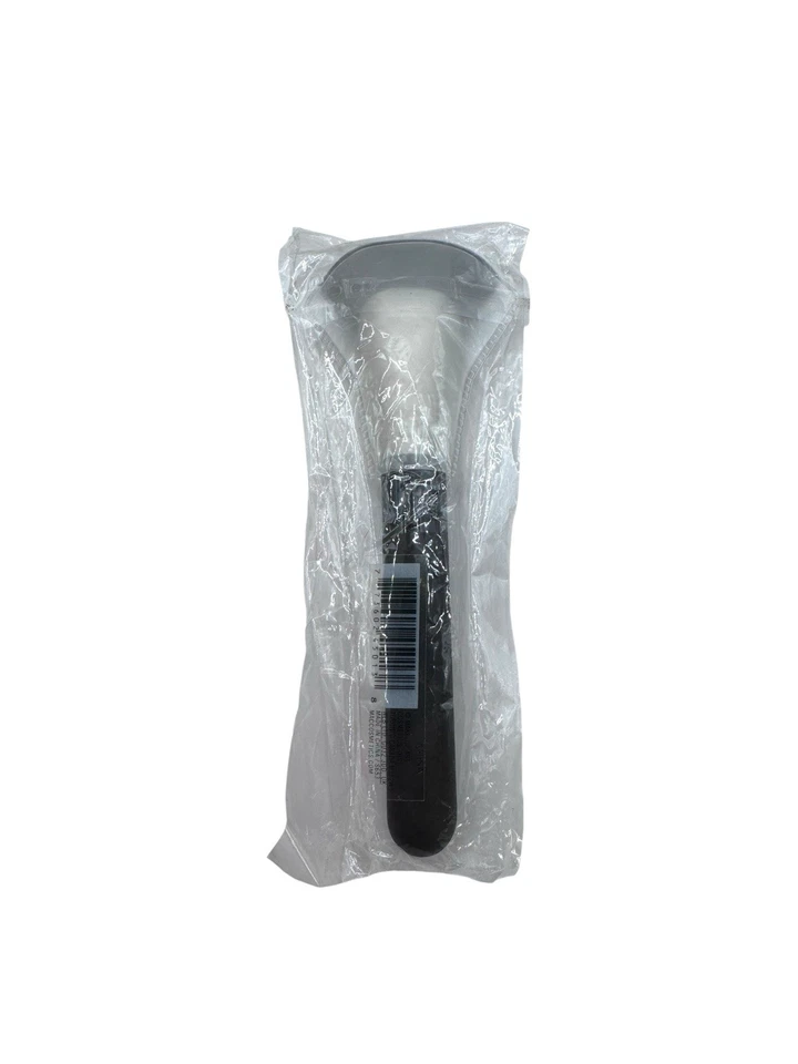 MAC Brush 141S Synthetic Face Fan Brush Brand New Sealed - Image 3 of 3