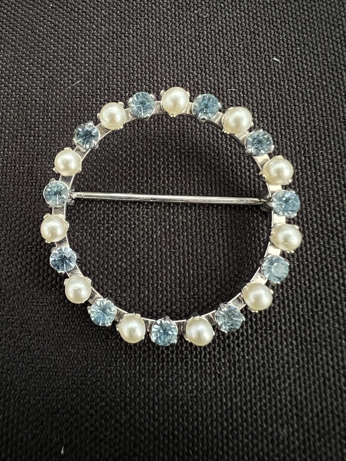 Vintage Krementz Blue Rhinestone Pearl Silver Tone Circle Brooch Pin Signed