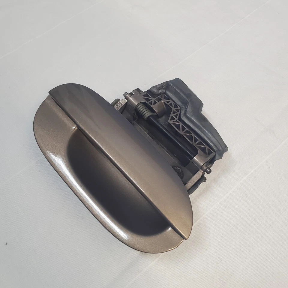 1997 - 2003 BMW E39 528i 525i 530i 540i PASSENGER FRONT OUTSIDE DOOR HANDLE OEM - Image 4 of 4