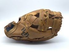 Louisville Slugger Super Slugger HBG76 Cowhide T6797 RHT 11" Baseball Glove Mitt