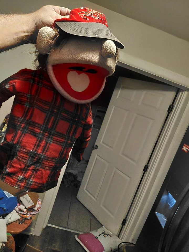 Una famosa marioneta de mano con un Kyle Petty No. Sombrero 42 1995 Foto 2 de 4