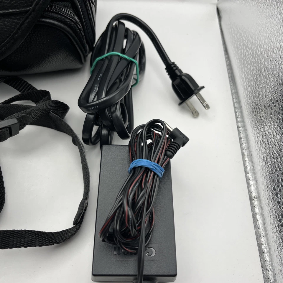 CANON ZR60 A MINI DV DIGITAL VIDEO CAMCORDER WITH AC ADAPTER CABLE NTSC - TESTED - Image 2 of 4