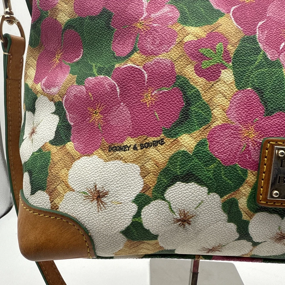 Bolso de mano/correa Dooney & Bourke rosa y blanco con canasta floral - ¡LEER! Foto 3 de 4