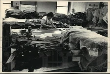 1988 Press Photo Juan Marquez, employee at Ardney Ltd - mja20191