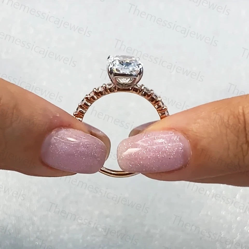 Anillo de compromiso de moissanita cojín alargado 3,39 TCW chapado en oro multitono de 14 K Foto 3 de 4