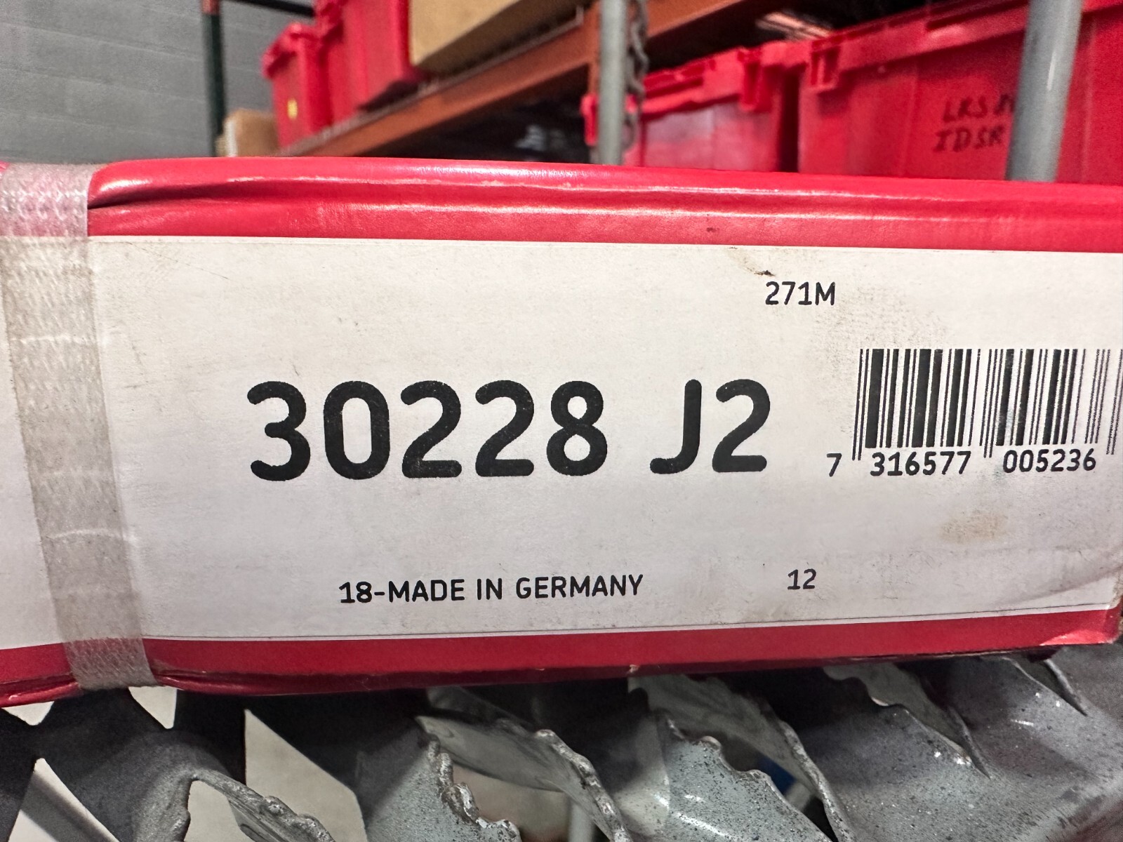 SKF 30228 J2 Tapered Roller Bearing Assembly - 140 mm Bore, 250 mm OD ...
